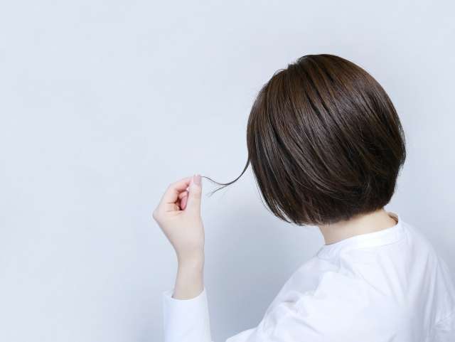 【なぜ髪は年々細くなるの？】上越市毛髪診断士のいる美容室